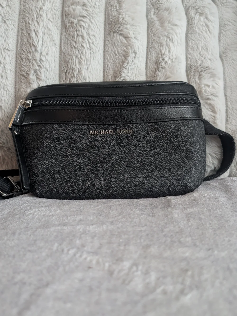Michael Kors Men's Black Crossbody Belt Bag - Picture 2 of 7